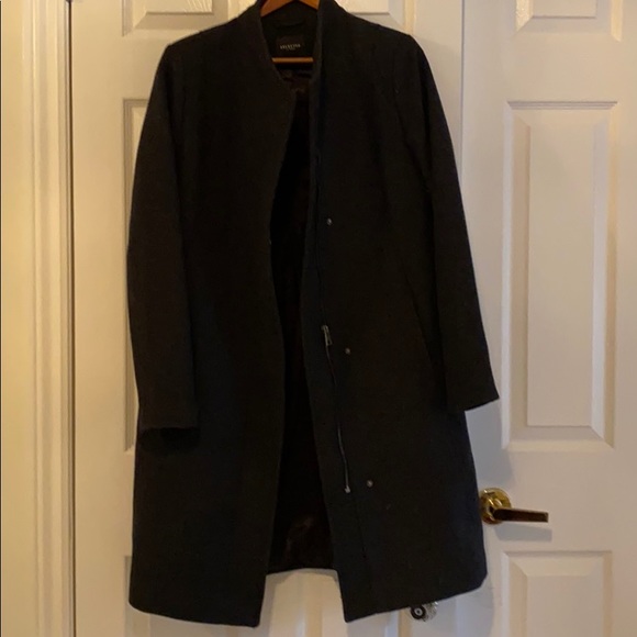 Winter coat - Picture 1 of 4